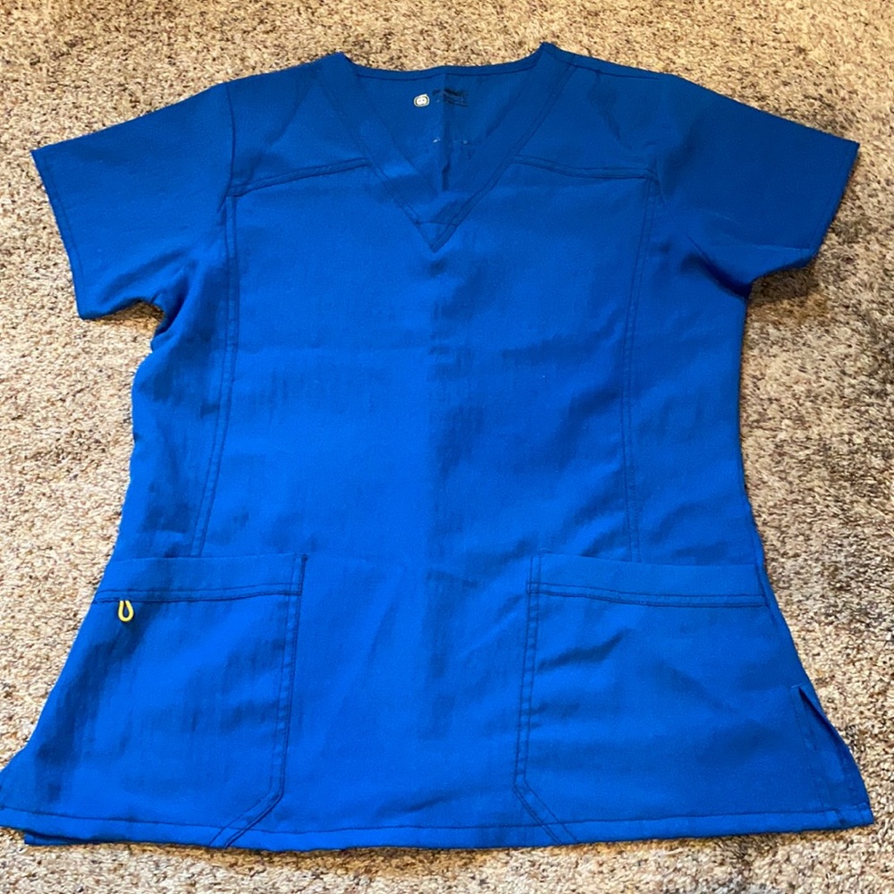 Wonder wink 4 way stretch scrub top